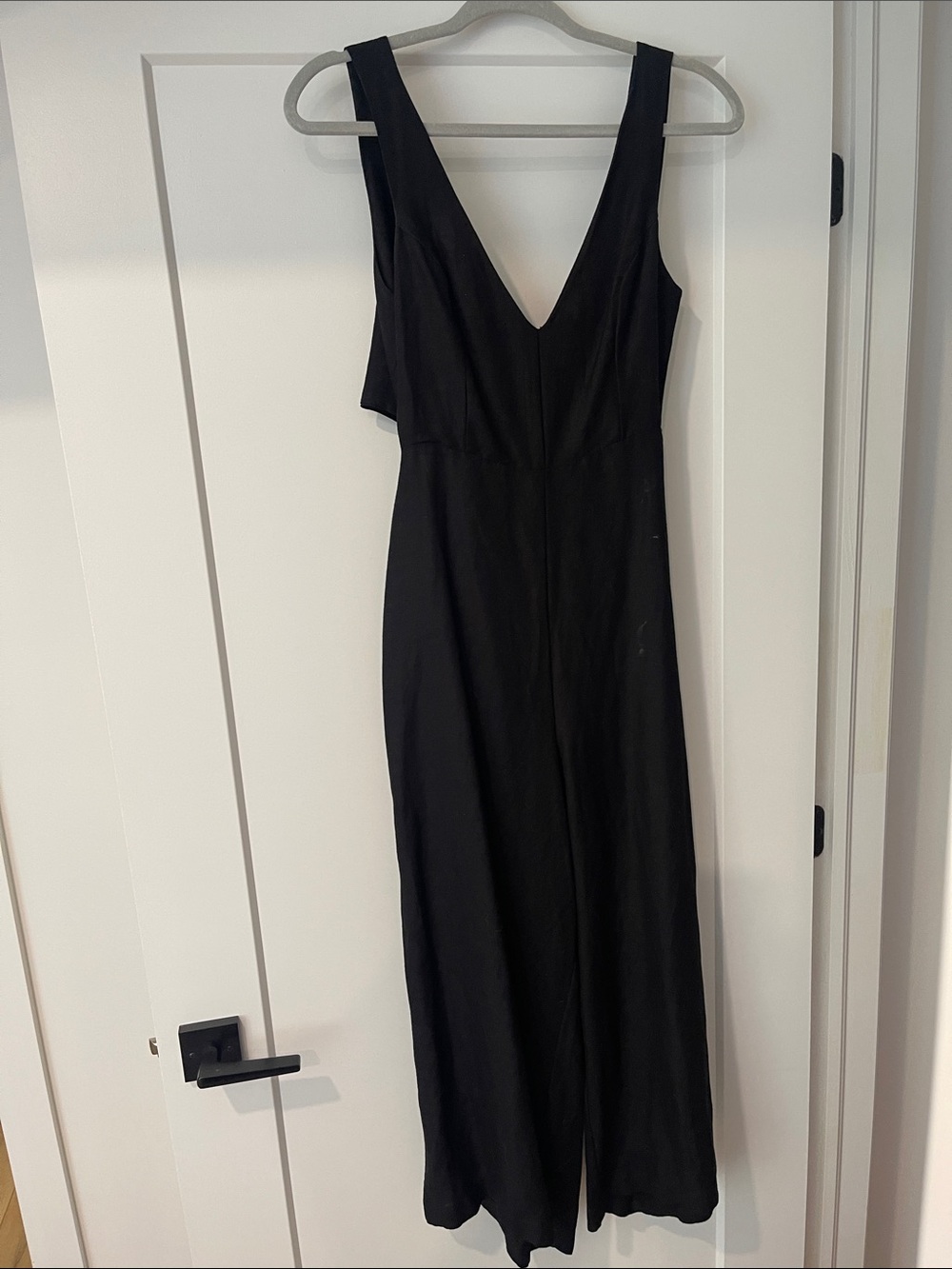 Muse Black V-Neck Midi Dress